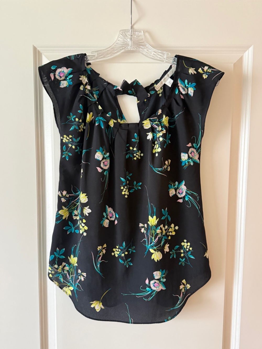 Black Floral Back Keyhole Cap-Sleeve Women's Blouse
